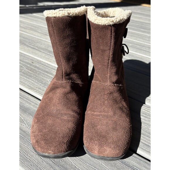 Clarks Size 7 Anna Curly Suede Boots Brown Flexible Lightweight Womens - Picture 4 of 10